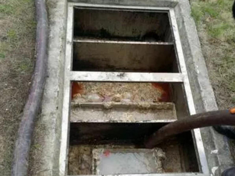 金口河隔油池清理